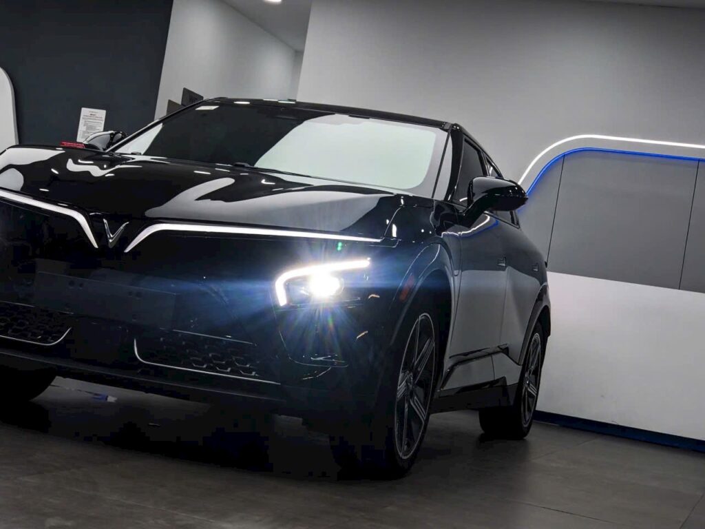 VinFast VF7